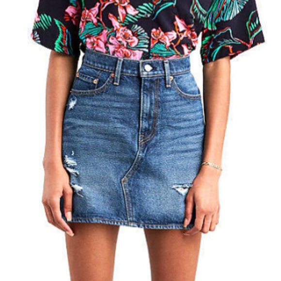 Levi's Dresses & Skirts - SALE!✨ Levi's Deconstructed Mini Skirt Distressed